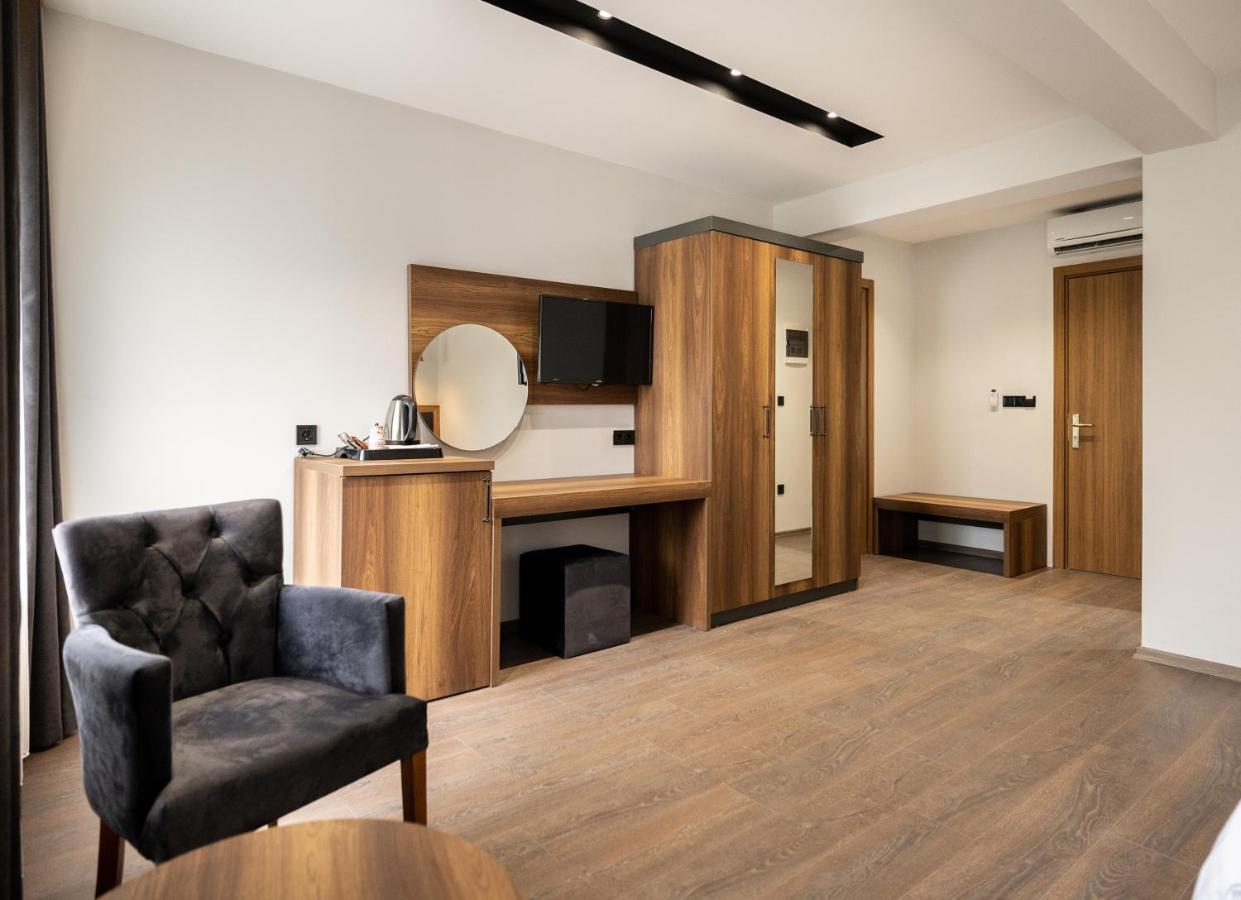 Tuerkler Suite Hotel ทรับซอน ภายนอก รูปภาพ